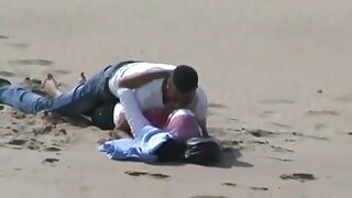 A szenvedélyes szex a tengerparton sok érzelmet ad ingyenes sex oldalak a párnak